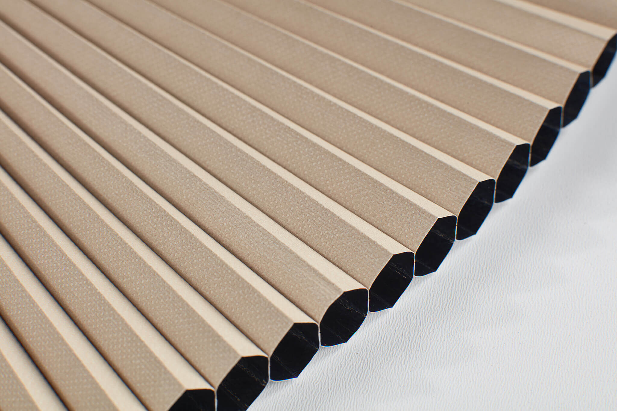 Blackout Diamond Core Beige AD317