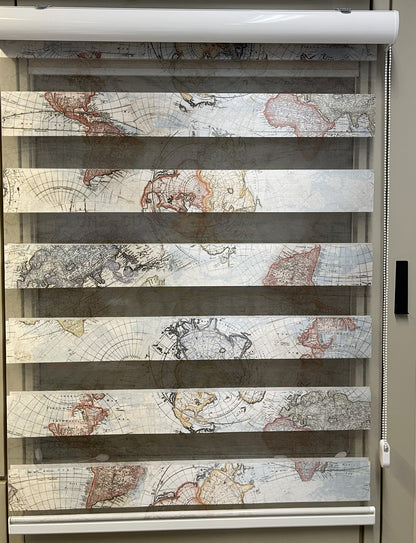 Doppelrollo mit Weltkarten-Motiv